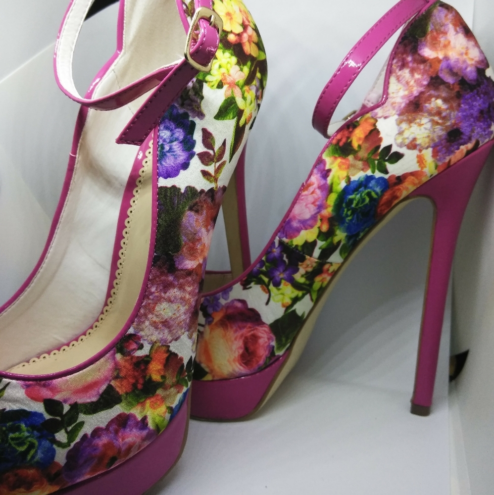 MADISON By SHOEDAZZLE Mary Janes - Picture 3 of 8